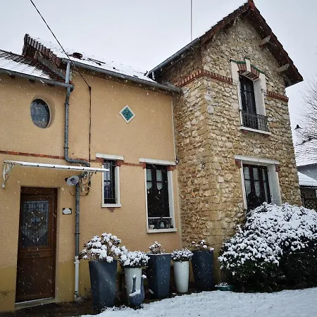 Le Cloky Bed & Breakfast Thomery