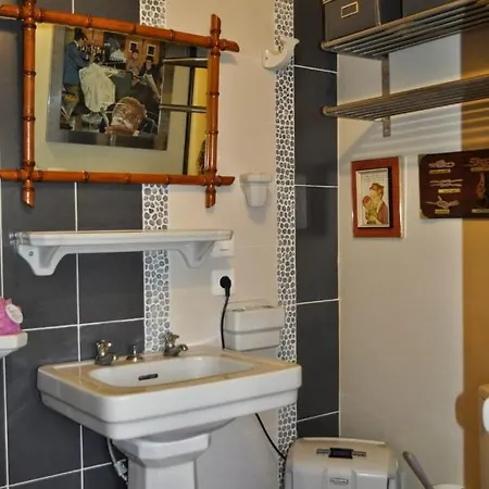 Le Cloky Oda ve Kahvaltı Thomery