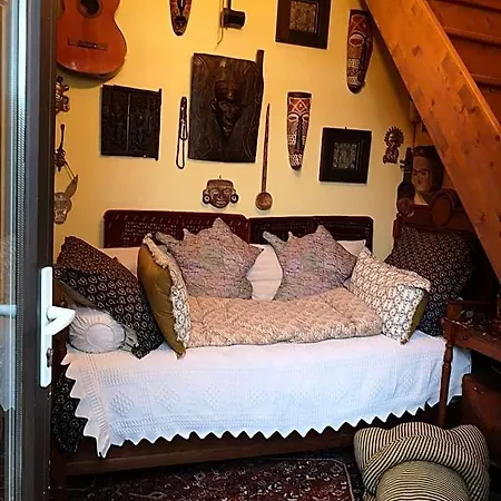 Le Cloky Bed & Breakfast