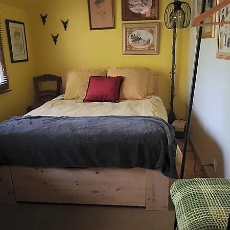 Le Cloky Bed & Breakfast Thomery