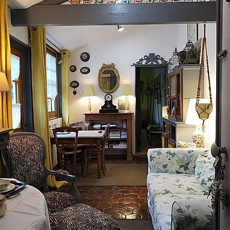 Le Cloky Bed & Breakfast Thomery