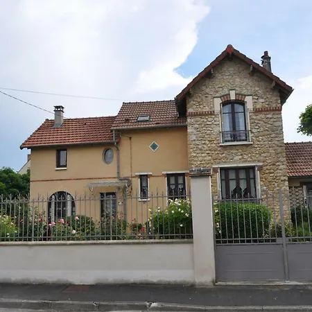 Le Cloky Bed & Breakfast *